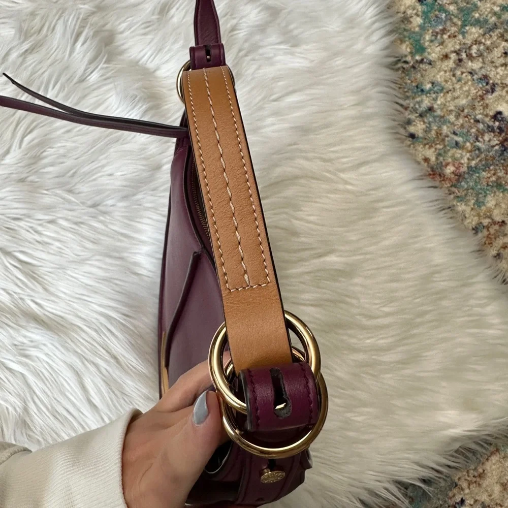 Tod’s Timeless Hobo Bag in Leather Small - Picture 10 of 14